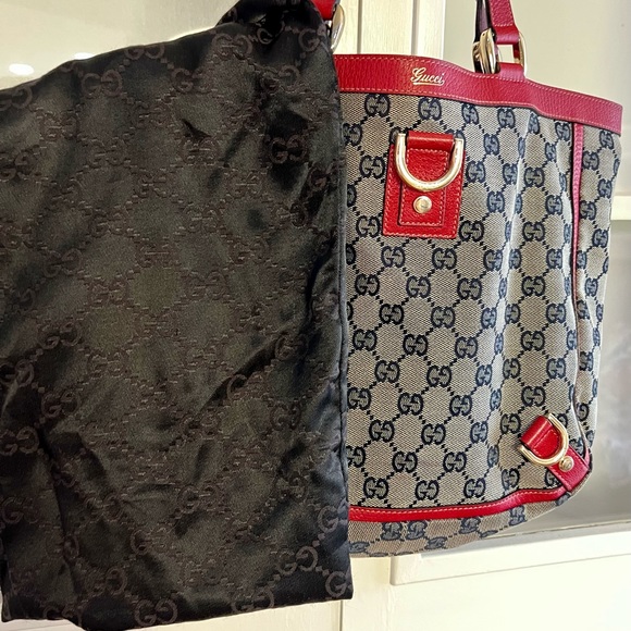 SOLD - Gucci Handbag - Picture 3 of 13